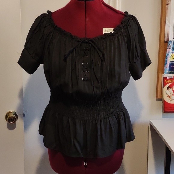Tops - NWT Scarlet Darkness Gypsy Blouse XL